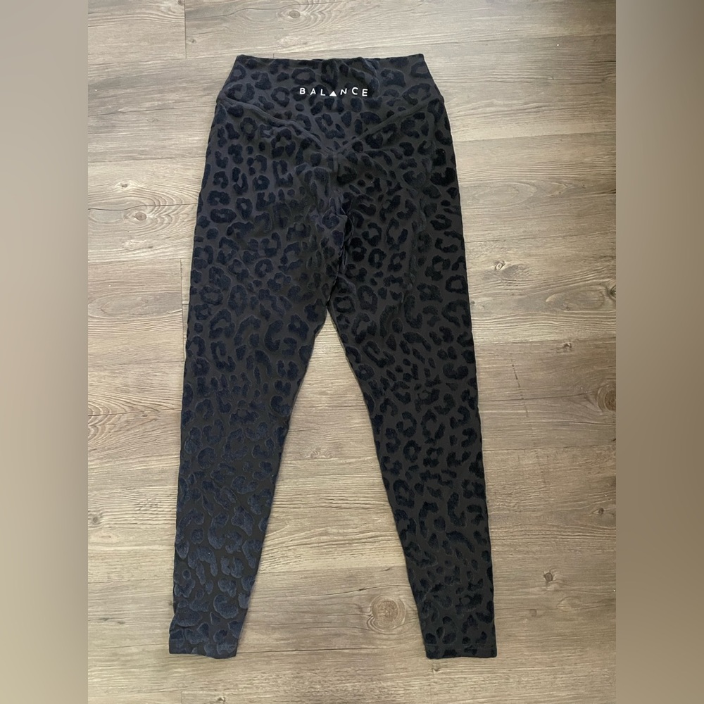 Balance Athletica women’s size medium yoga pants leggings